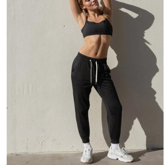 Feat Woman's Roam High Waisted Loose Fit Jogger Pants Black Size 1 - Picture 1 of 9